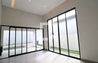 Casa / sobrado em condomínio para aluguel - granja marileusa, 4 quartos,  218 m² - uberlândia