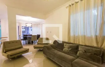 Casa para aluguel - jardim europa, 4 quartos,  200 m² - uberlândia
