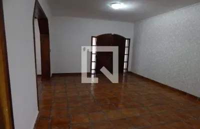 Casa para aluguel - jardim silvia, 3 quartos,  250 m² - embu das artes