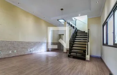 Casa / sobrado em condomínio para aluguel - cezar de souza, 3 quartos,  239 m² - mogi das cruzes