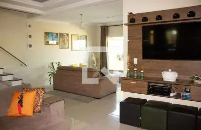 Casa para aluguel - três barras, 3 quartos,  300 m² - contagem