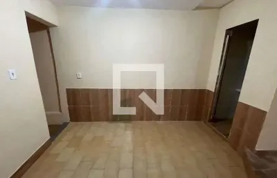 Casa para aluguel - centro, 1 quarto,  80 m² - duque de caxias