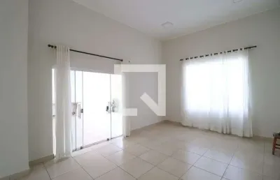 Casa para aluguel - osvaldo rezende, 4 quartos,  190 m² - uberlândia