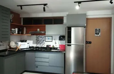Aconchegante apartamento á venda - beira mar - mobiliado