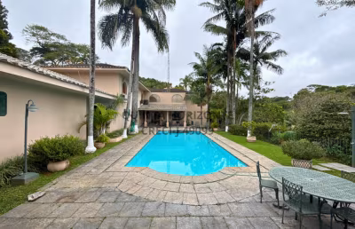 Casa com 3 quartos para alugar no Granja Viana, Cotia 