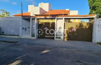 Vendo excelente casa comercial na melhor localização da farolândia.