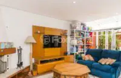 Vende-se: impecável imóvel garden de 3 quartos , suíte e duas vagas no bairro petrópolis.