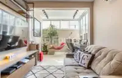 Vende-se: impecável apartamento mobiliado de 3 quartos e  box no petrópolis.