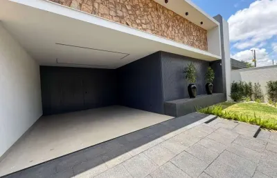 Casa com 3 suítes e 4 vagas de garagens | tropical 2