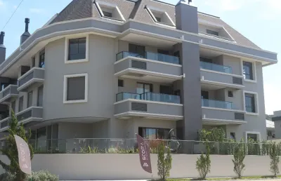 Belíssimo apto garden decorado proximo da praia de ingleses norte