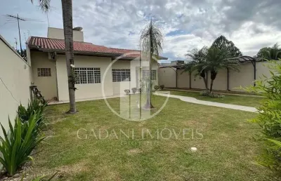 Casa com 3 quartos para alugar na Rua das Guazumas, 148, Parque das Araras, Sinop