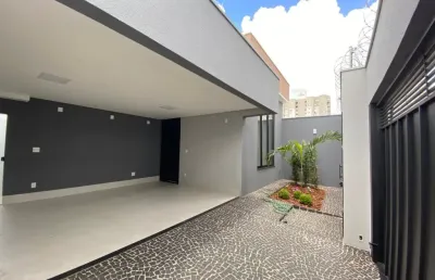 Casa com 3 quartos à venda na Rua Sampaio, 1111, Laranjeiras, Uberlândia