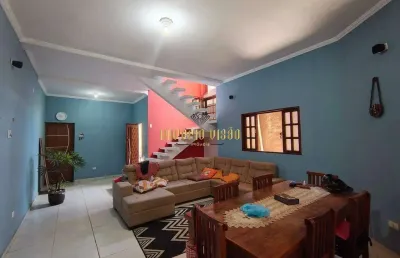 Sobrado à venda com 4 dormitórios, sendo 1 suíte no bairro jardim quaresmeira ii suzano/sp