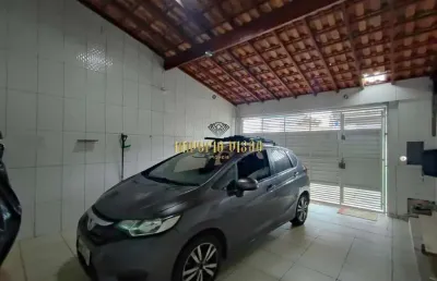 Casa à venda com 3 dormitórios, 3 banheiros e 2 vagas de garagem cobertas na vila colorado em suzano-sp