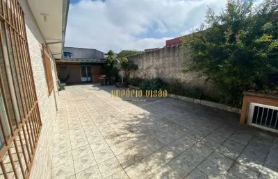 Casa à venda com 2 dormitórios e uma edícula, com 4 vagas de garagem no jardim imperador em suzano-sp