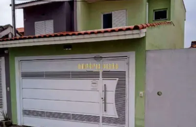 Sobrado de 3 dormitórios sendo uma suíte com sacada no bairro cruzeiro do sul suzano-sp