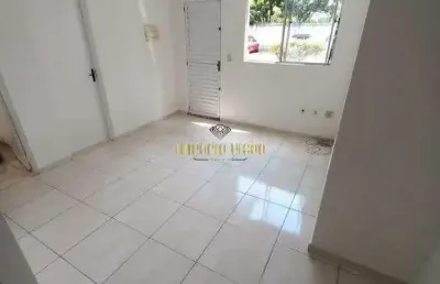 Apartamento térreo com 2 dormitórios com varanda no condominio resindencial ferrara em poá-sp