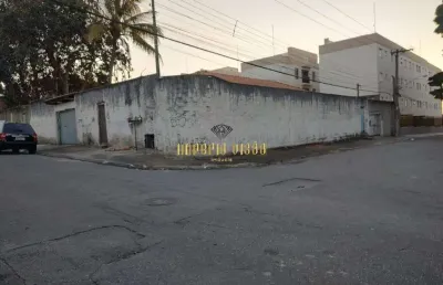 3 casas em uma área de 570m² à venda no bairro cidade boa vista em suzano/sp
