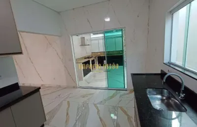 Casa à venda com 3 dormitórios, sendo 1 suíte com closet e cozinha planejada no bairro cezar de souza em mogi das cruzes-sp