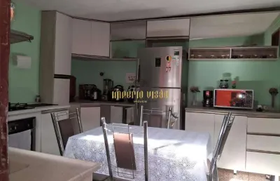 Casas à venda com 3 dormitórios, sala, cozinha e 2 banheiros no jardim dona benta - suzano - sp