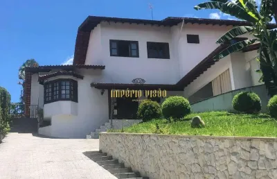 Sobrado à venda com 3 suítes, sendo 1 com closet, escritório, churrasqueira e piscina no condomínio arujazinho l, ll ,lll - arujá - sp