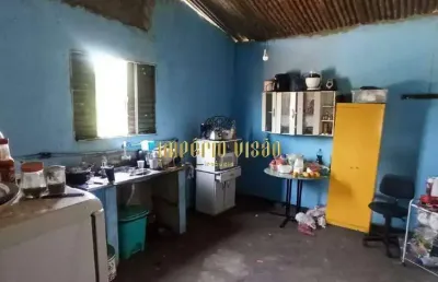 Sobrado à venda com 3 dormitórios e salão amplo no andar inferior no bairro vila barros - suzano - sp