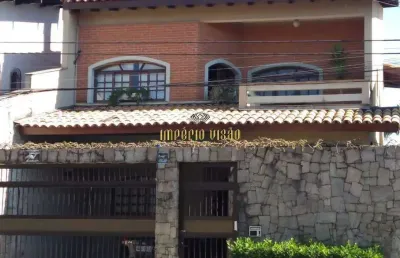 Sobrado à venda com 3 dormitórios, sendo 1 suíte master com hidromassagem e closet e churrasqueira com fogão á lenha no jardim realce - suzano-sp
