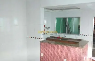 Sobrado à venda com 3 dormitórios, sendo 1 suíte, área gourmet e churrasqueira no parque maria helena - suzano-sp