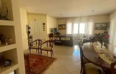 Casa para aluguel com 3 suítes, cozinha, quintal amplo e 8 vagas de garagem no bairro vila oliveira - mogi das cruzes - sp