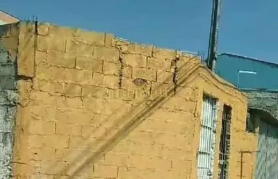 Casa à venda com 2 dormitórios e amplo quintal - casa branca - suzano - sp
