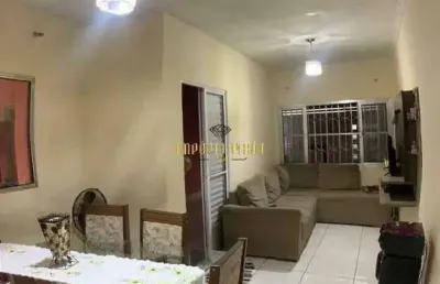 Casa com 3 dormitórios e área gourmet à venda no centro de poá-sp