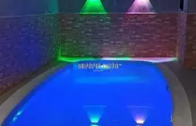 Excelente sobrado à venda com 3 dormitórios, sendo 1 suíte, piscina e churrasqueira no bairro jardim áurea - poá-sp.