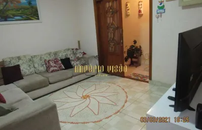 Sobrado à venda com 3 dormitórios e 2 vagas de garagem cobertas no bairro jardim casa branca - suzano-sp