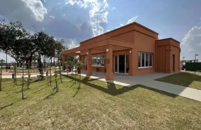 Casa 3 dorm 1 suíte no cond raizes imperial bady bassitt