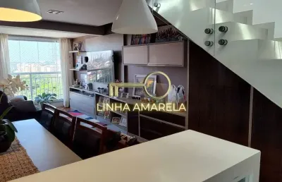 Amplo apartamento com varanda, suíte e excelente localização à venda.
