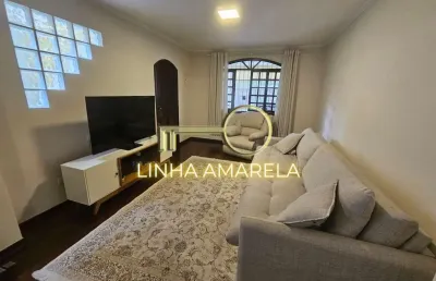 Este sobrado oferece tudo o que você precisa para viver com conforto e praticidade!