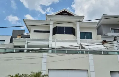 Luxuosa casa no condomínio vale do ipê – alto padrão no coração do pechincha