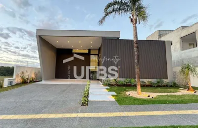 Casa em condomínio fechado com 4 quartos à venda na Rua Cs3, Parque Cidade, Goiânia