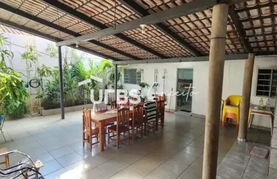 Casa de rua - aparecida de goiania - av g (av. rudá), 3 qtos 250m2