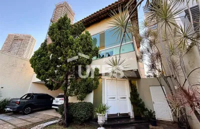 Casa com 7 quartos à venda na Rua 1129, Setor Marista, Goiânia