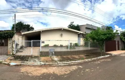 Casa à venda no setor sul - imóvel perfeito para reforma e personalização