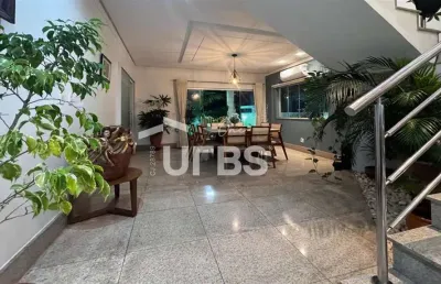 Casa em condomínio fechado com 5 quartos à venda na Rua SB 37, Loteamento Portal do Sol II, Goiânia
