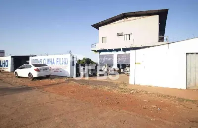 Galpão com casa residencial de frente para a go-080