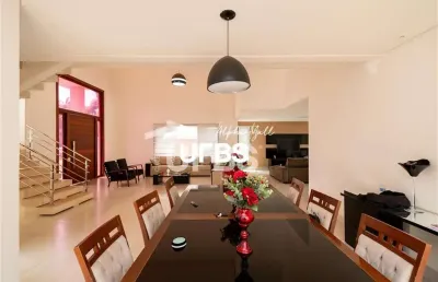 Casa em condomínio fechado com 4 quartos à venda na Rua B28, Jardins Paris, Goiânia