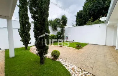 Casa térrea com jacuzzi  266,50m2  4 quartos  no setor jardim américa