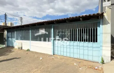 Casa com 3 quartos à venda na Avenida César Lattes, Setor Novo Horizonte, Goiânia