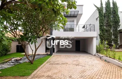 Casa em condomínio fechado com 4 quartos à venda na Rua SB 20, Loteamento Portal do Sol I, Goiânia