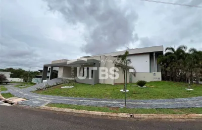 Sobrado de esquina no condomínio do lago com 824m de terreno
