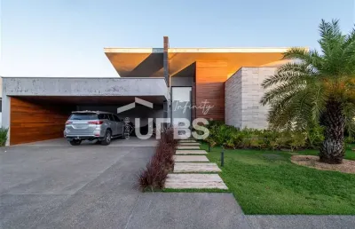 Casa em condomínio fechado com 5 quartos à venda na Rua Amarilis, Jardins Munique, Goiânia