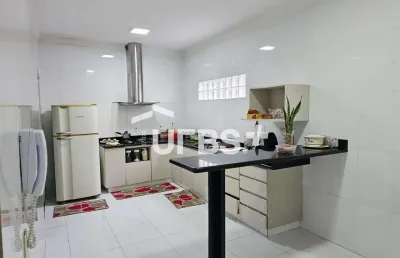 Casa com 3 quartos à venda na Rua C126, Jardim América, Goiânia
